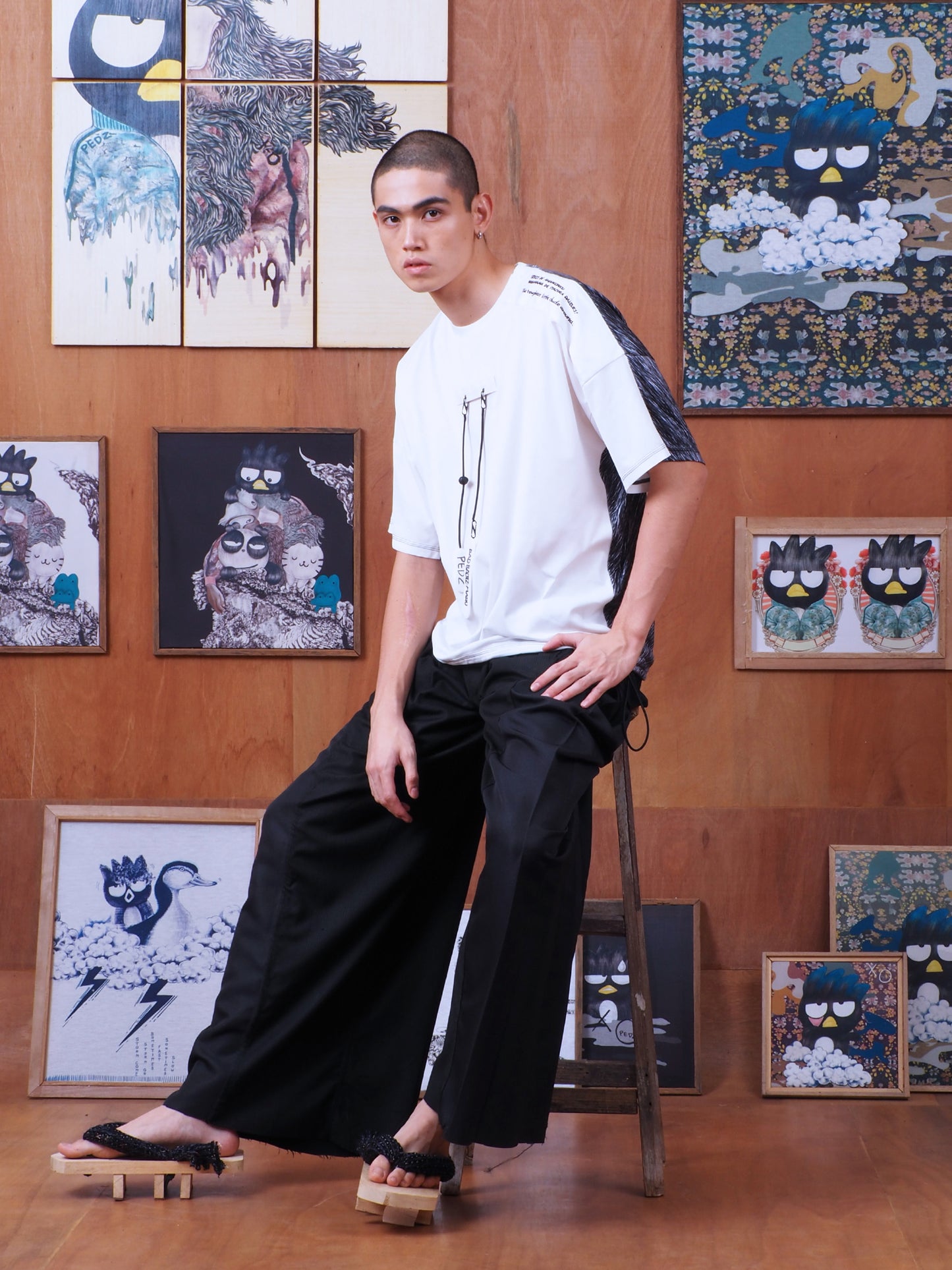 BLACK AND WHITE XO T-SHIRT