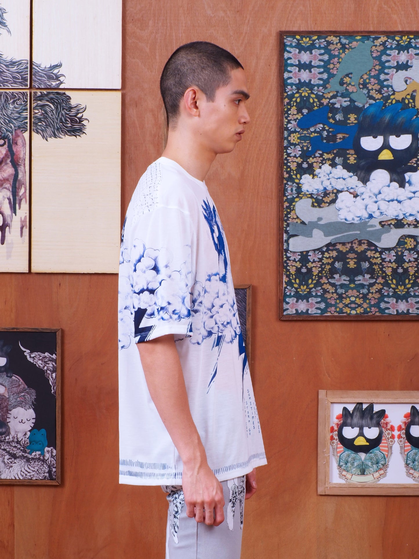 เสื้อยืด WHITE XO NAVY STORM